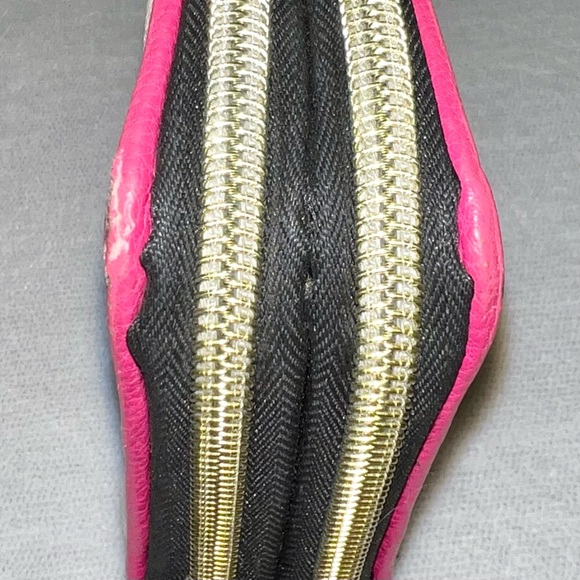 Betsey Johnson ZA Heart Stitch Design Wallet with Tassel & Heart Lock Logo Charm - Picture 14 of 15